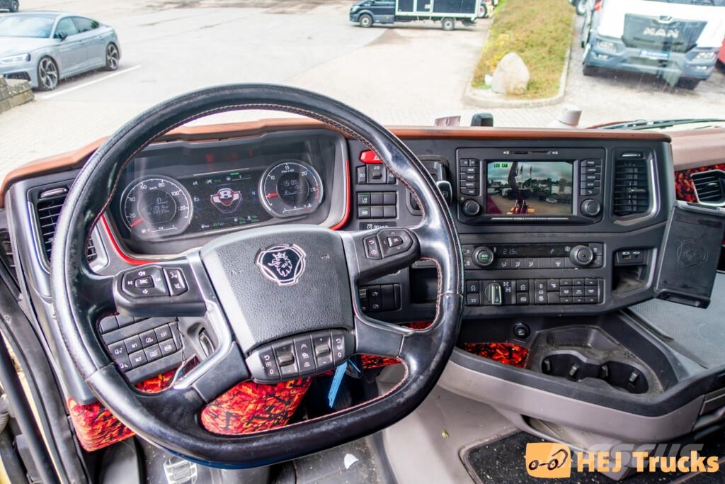 Scania R530 R8x4*4NB m. Kroghejs/Kran (HMF 2820K-5) Camiones polibrazo