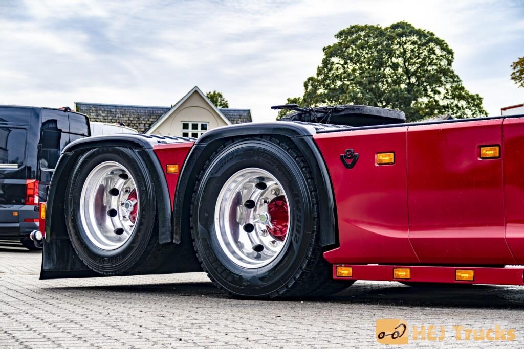 Scania R660 V8 A6x2NB Black Ruby Edition Tegljači