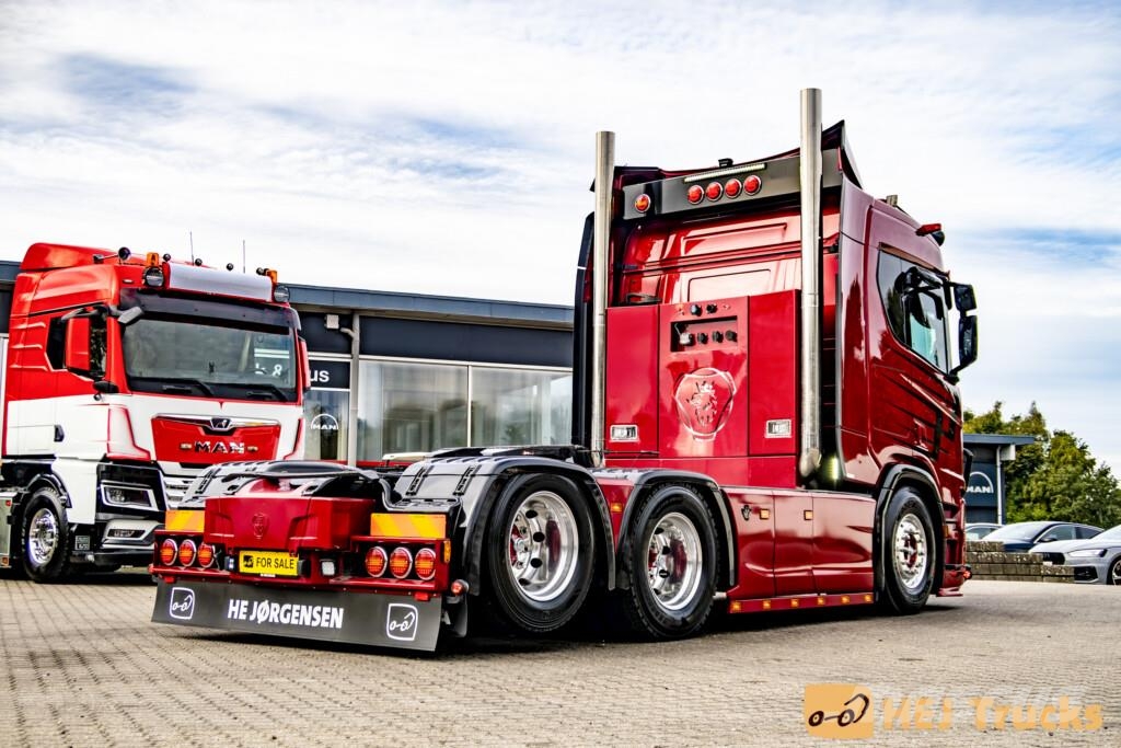 Scania R660 V8 A6x2NB Black Ruby Edition Tegljači