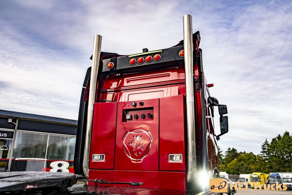 Scania R660 V8 A6x2NB Black Ruby Edition Tegljači