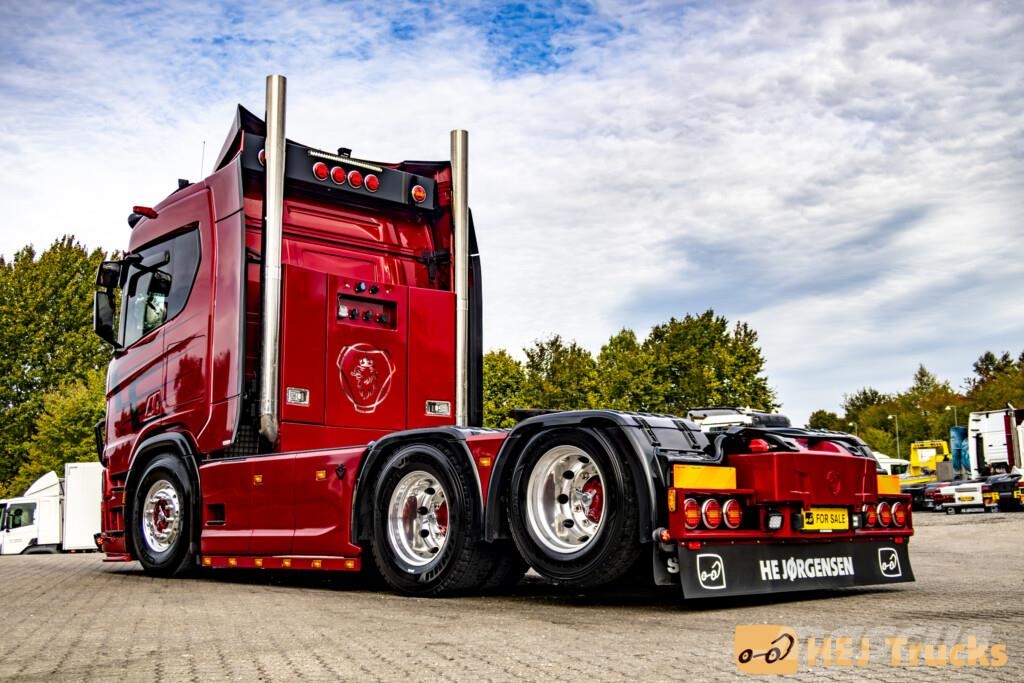 Scania R660 V8 A6x2NB Black Ruby Edition Tegljači