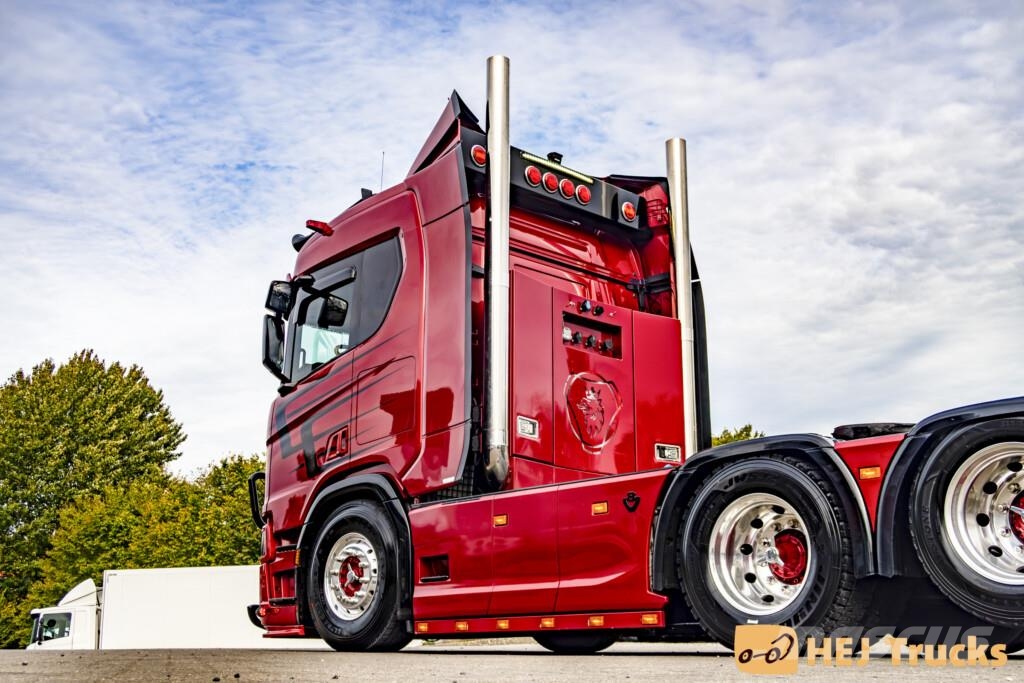 Scania R660 V8 A6x2NB Black Ruby Edition Tegljači