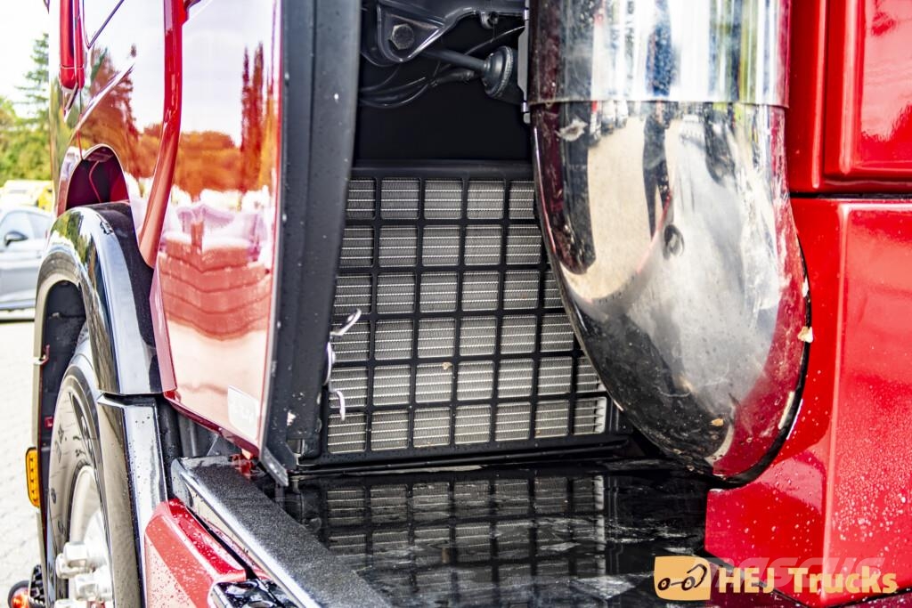 Scania R660 V8 A6x2NB Black Ruby Edition Tegljači