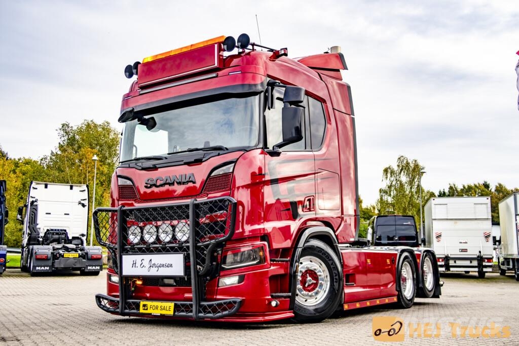 Scania R660 V8 A6x2NB Black Ruby Edition Tegljači