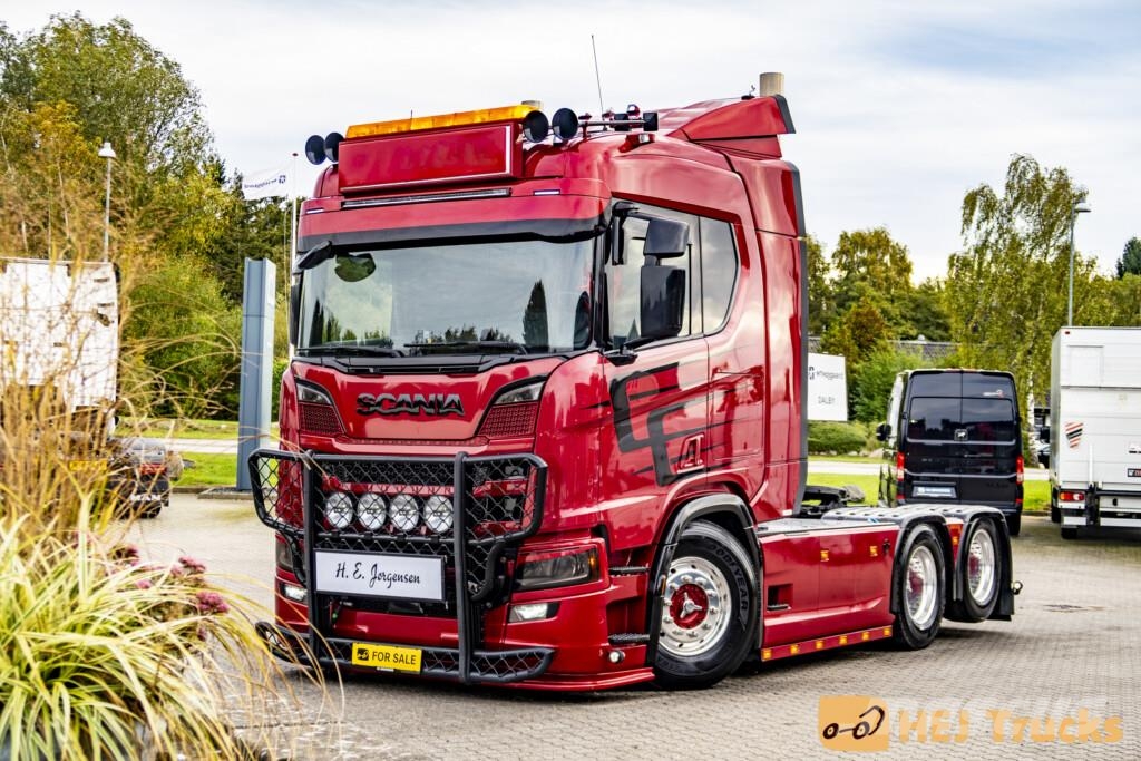 Scania R660 V8 A6x2NB Black Ruby Edition Tegljači