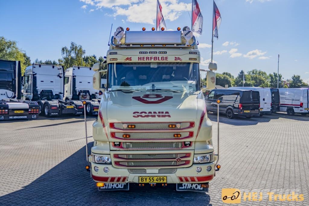 Scania T580 LB8x4*4HNB m. Wirehejs/Kran (HMF 2820K-5) Nosturiautot