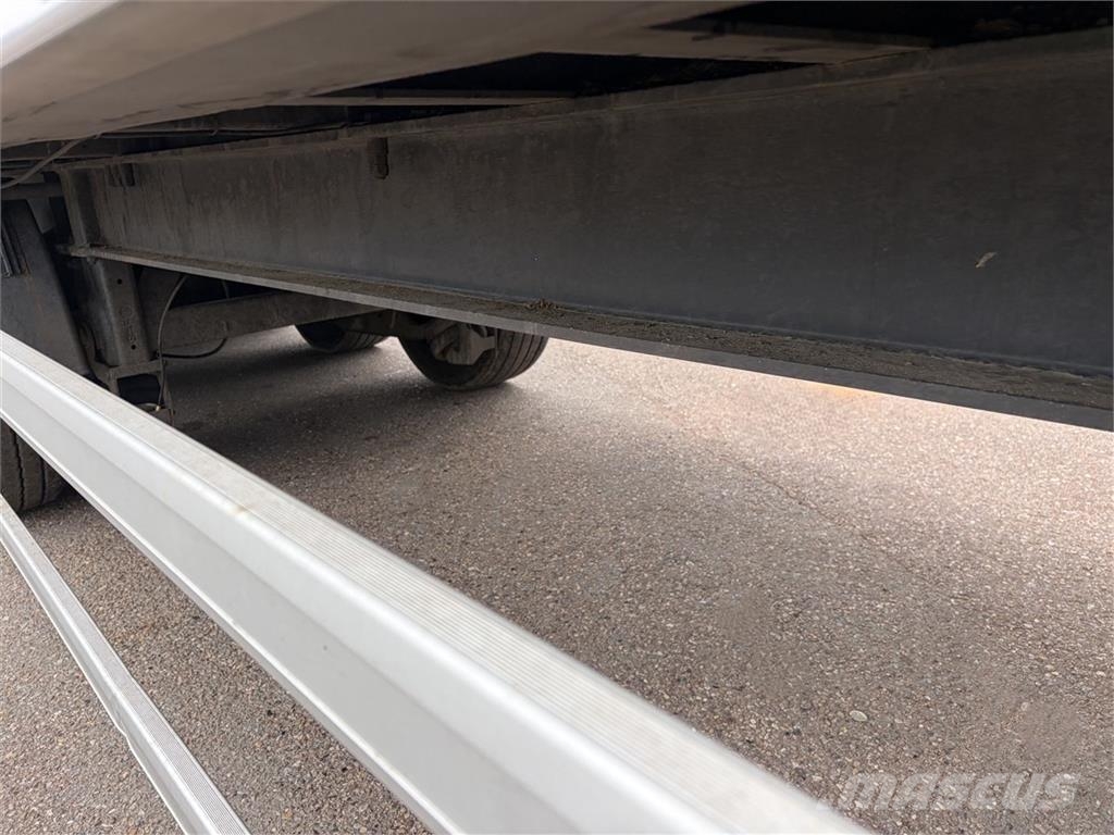 Carnehl 3 Aks walkingfloor trailer 自裝卸半拖車