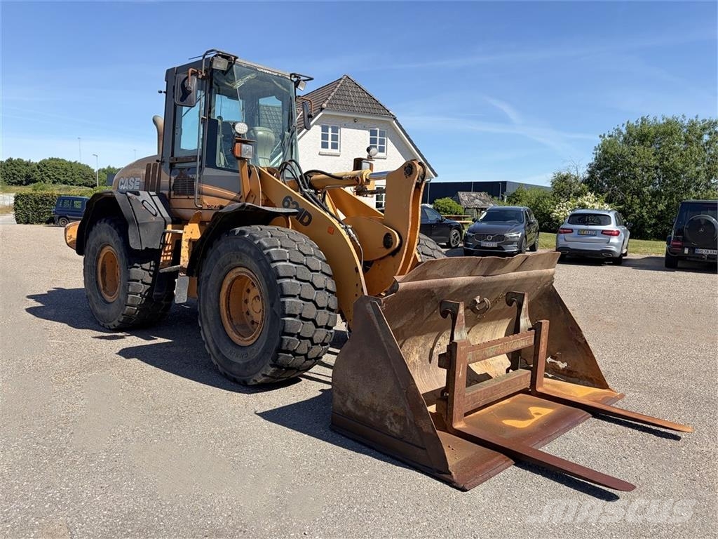 CASE 621D Gummiged Hooglepel graafmachine