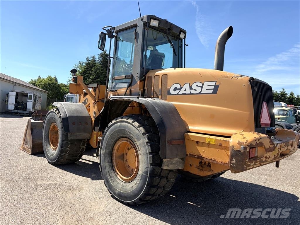 CASE 621D Gummiged Hooglepel graafmachine