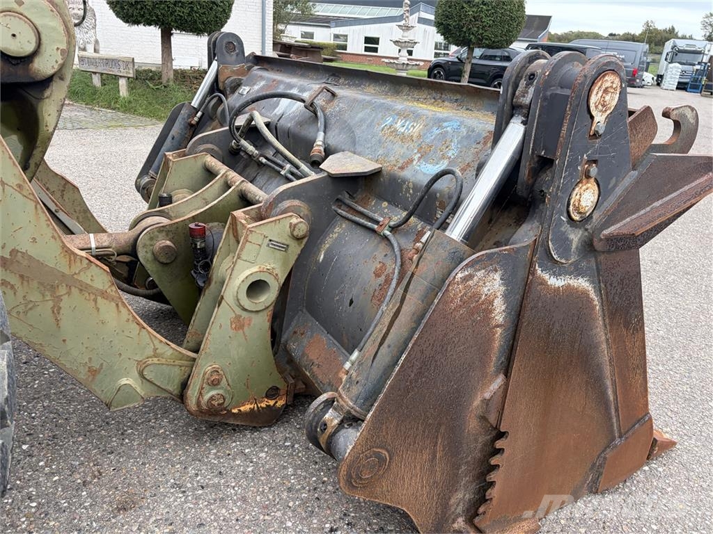 Liebherr L544 4x4 Hjullæsser med Hydraulik spil Priekiniai karjerų ekskavatoriai