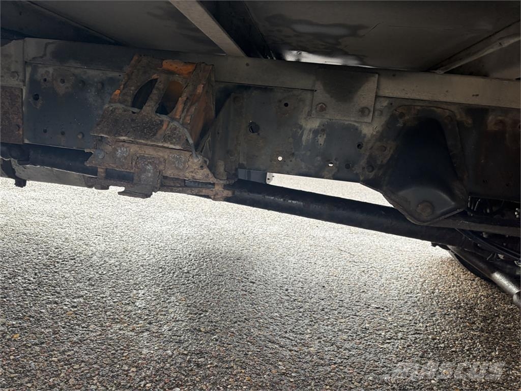 MAN 2aks Fast lad m- HIAB 035 Smagās mašīnas ar celtni