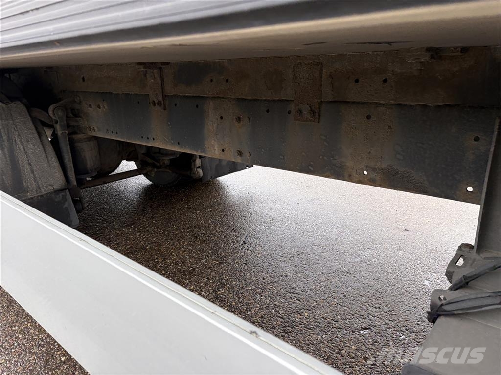 MAN TGA 18.320 Carrier Supra 850 Temperature controlled trucks