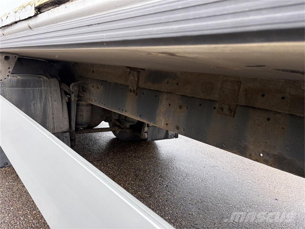MAN TGA 18.320 Carrier Supra 850 Temperature controlled trucks