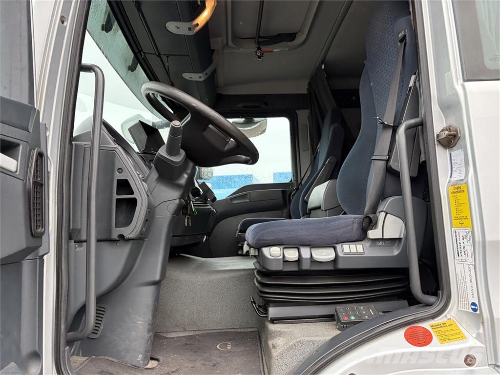 MAN TGA 18.320 Carrier Supra 850 Temperature controlled trucks