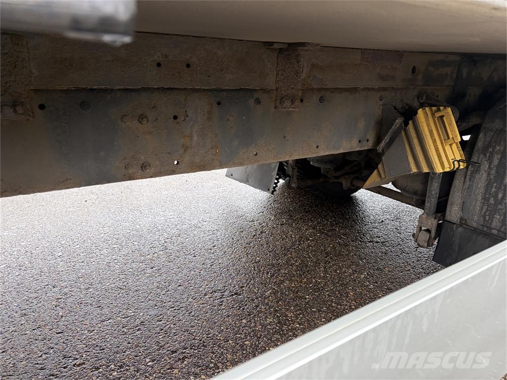 MAN TGA 18.320 Carrier Supra 850 Temperature controlled trucks