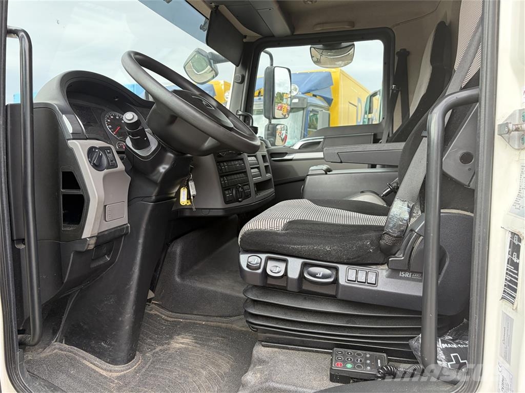 MAN TGL 12.220 4x2 Box Euro-6 12 tons Fast kasse