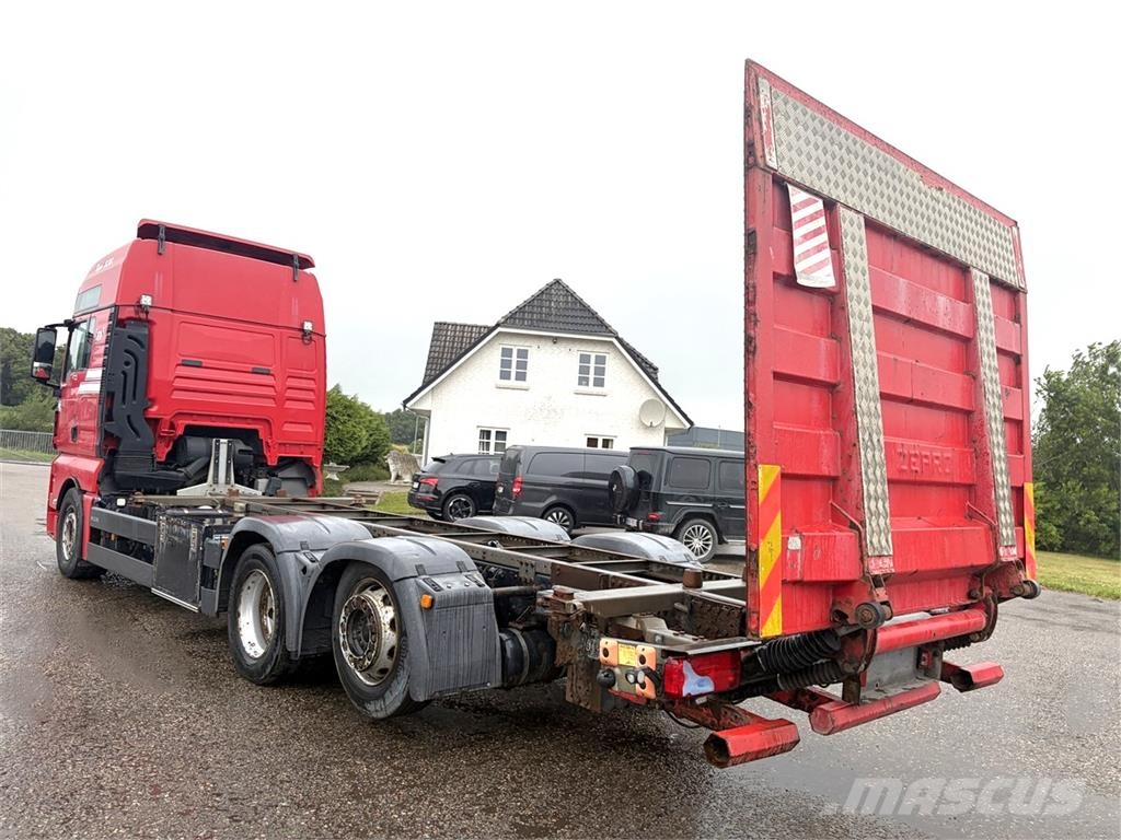 MAN TGX 26.440 6x2 BDF Euro-6 Camion portacontainer