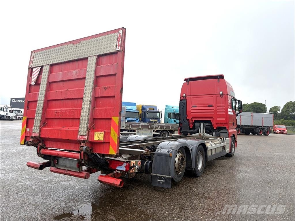 MAN TGX 26.440 6x2 BDF Euro-6 Camion portacontainer