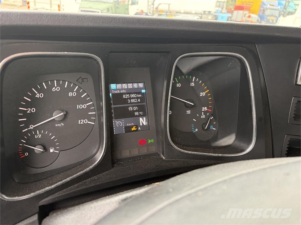 Mercedes-Benz 1836 4x2 Fragt - Euro 6 Caminhões com cortinas laterais