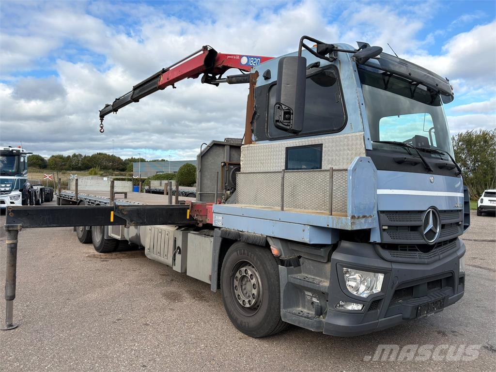 Mercedes-Benz 2533 6x2-4 fast lad m-HMF 1820 Kranwagen