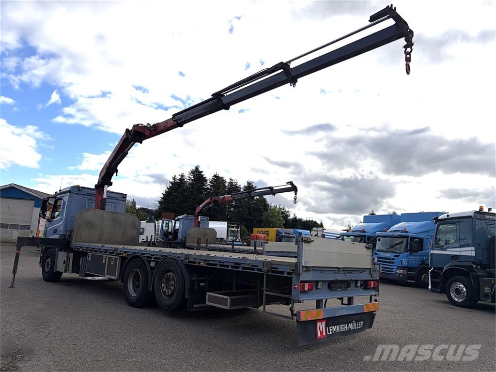 Mercedes-Benz 2533 6x2-4 fast lad m-HMF 1820 Crane trucks