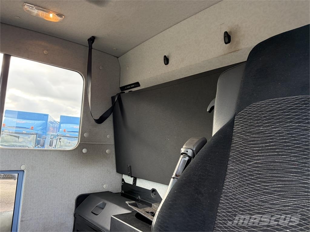 Mercedes-Benz Antos 2533 6x2-4 fast lad m-HMF 1820 Nosturiautot