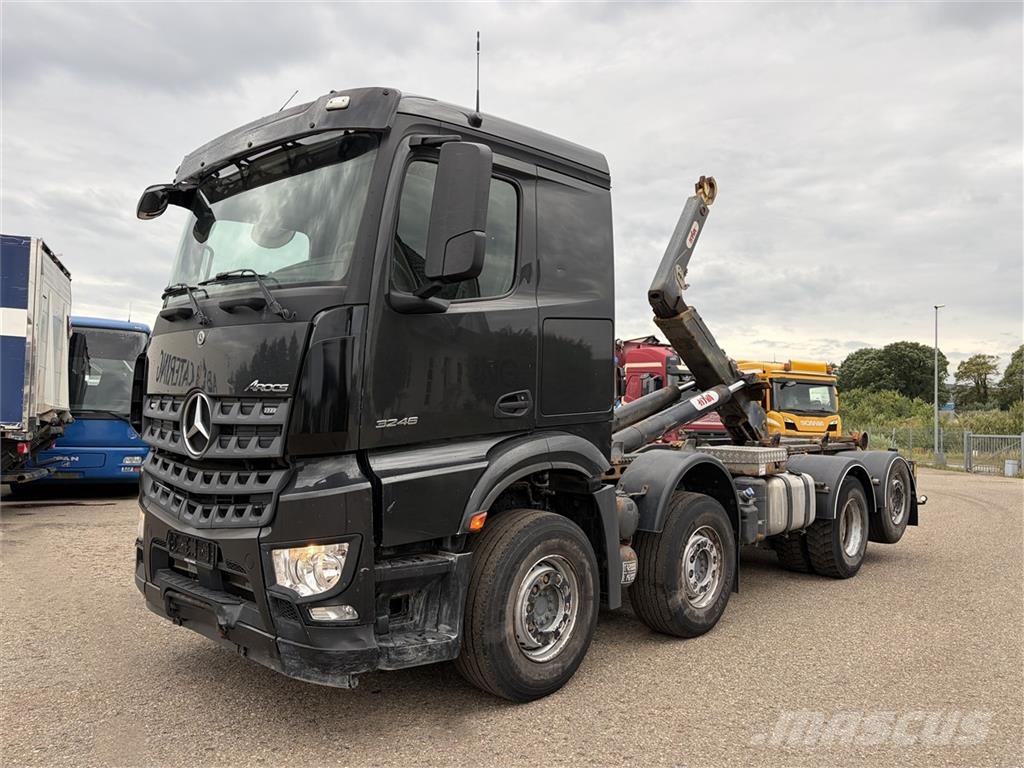 Mercedes-Benz Arocs 3246 8x2 Kroghejs Çekiciler