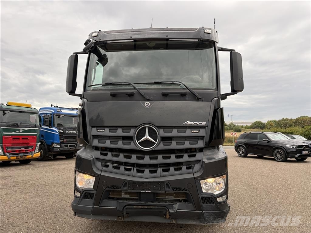 Mercedes-Benz Arocs 3246 8x2 Kroghejs Çekiciler