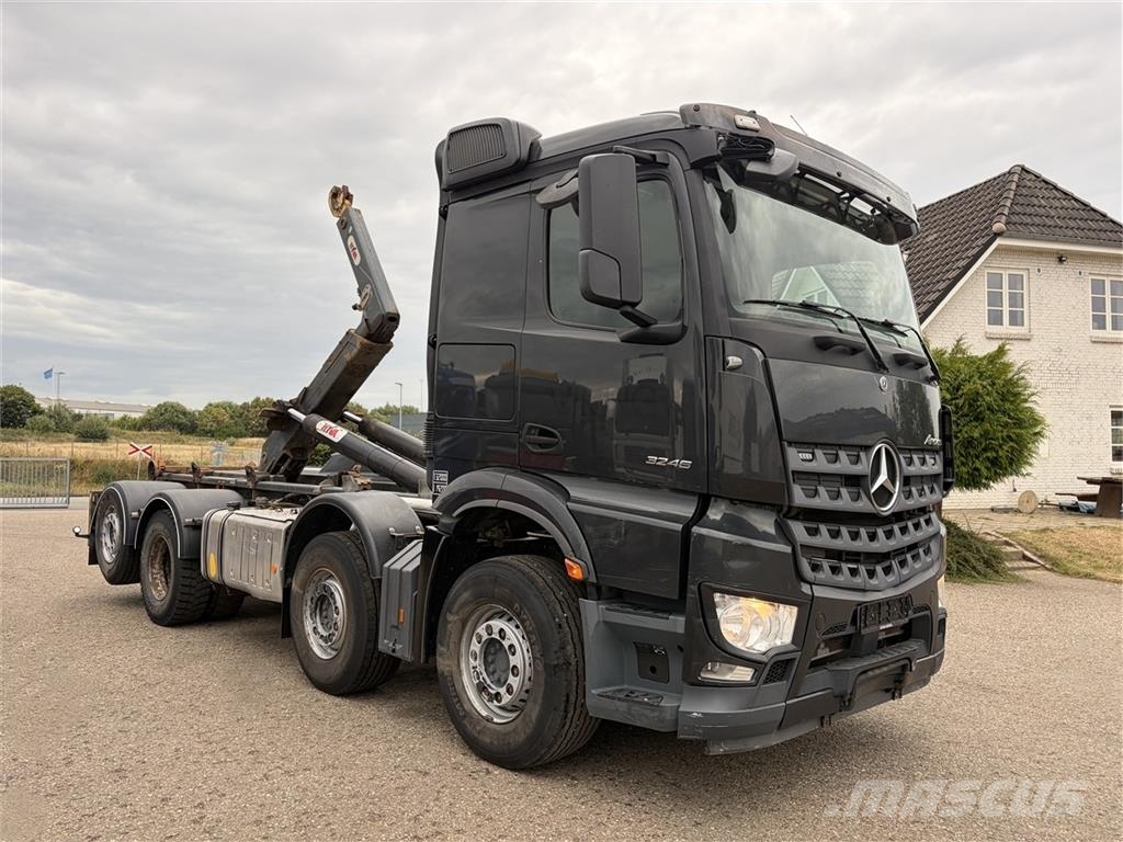 Mercedes-Benz Arocs 3246 8x2 Kroghejs Çekiciler
