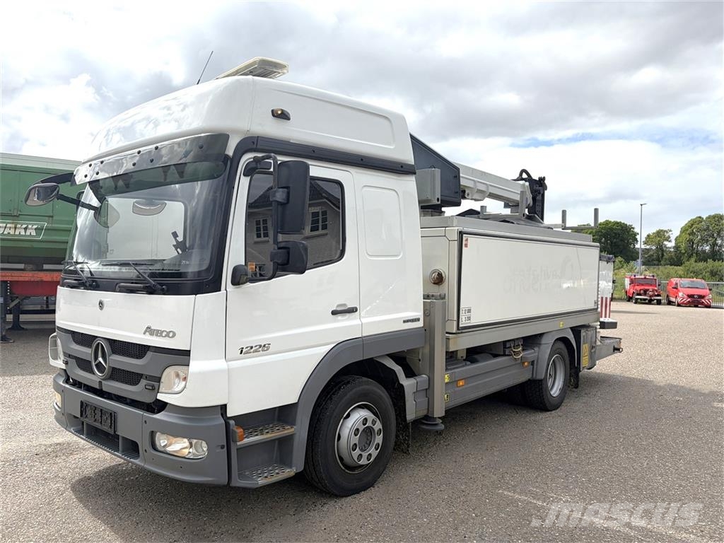 Mercedes-Benz Atego 1226 14m lift Otros camiones