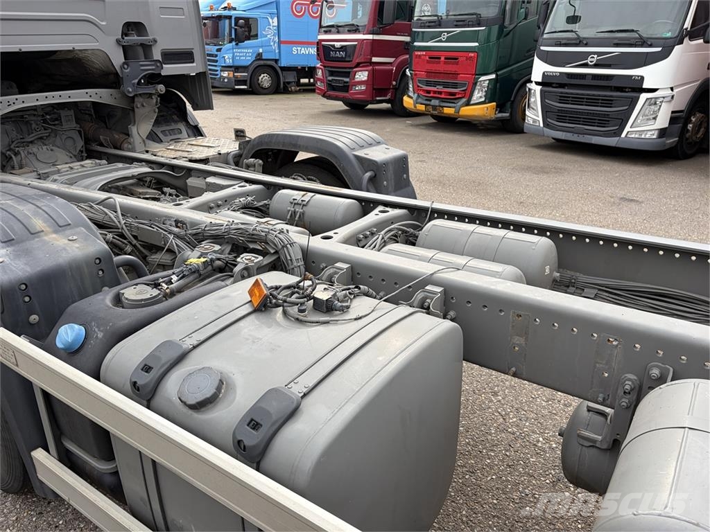 Scania G450 8x2 Chassis Chassis met cabine