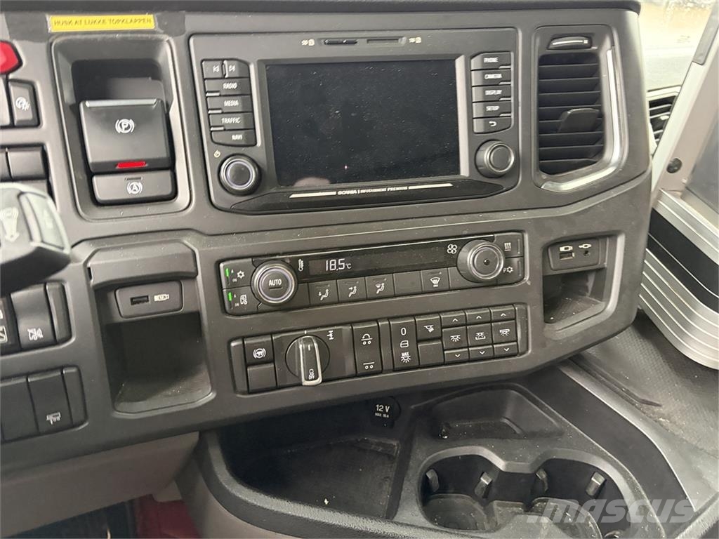 Scania S650 6x2 Box med sideåbning v8 Fast kasse