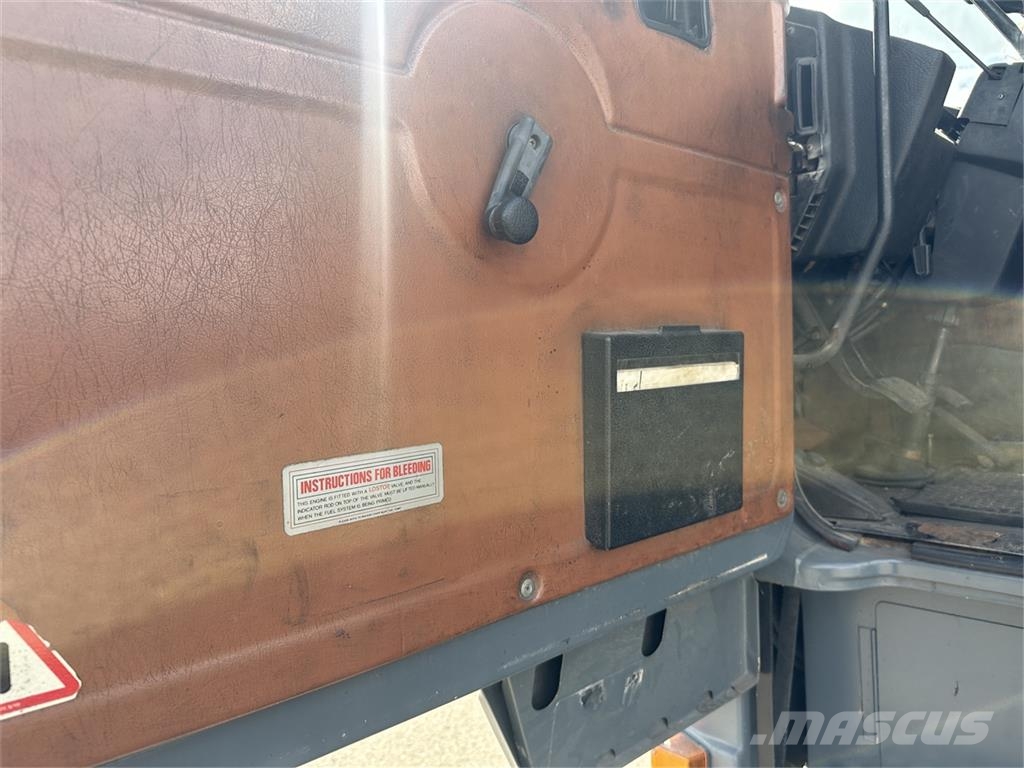 Volvo F12 4x2 Chassis Oldtimer Další