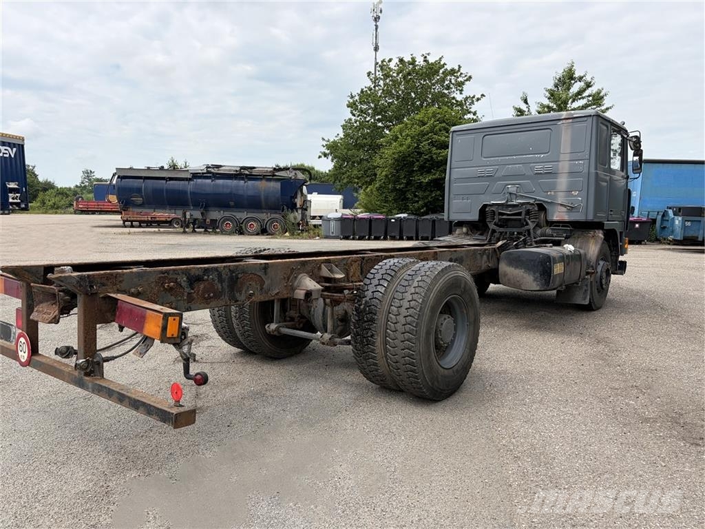 Volvo F12 4x2 Chassis Oldtimer Další