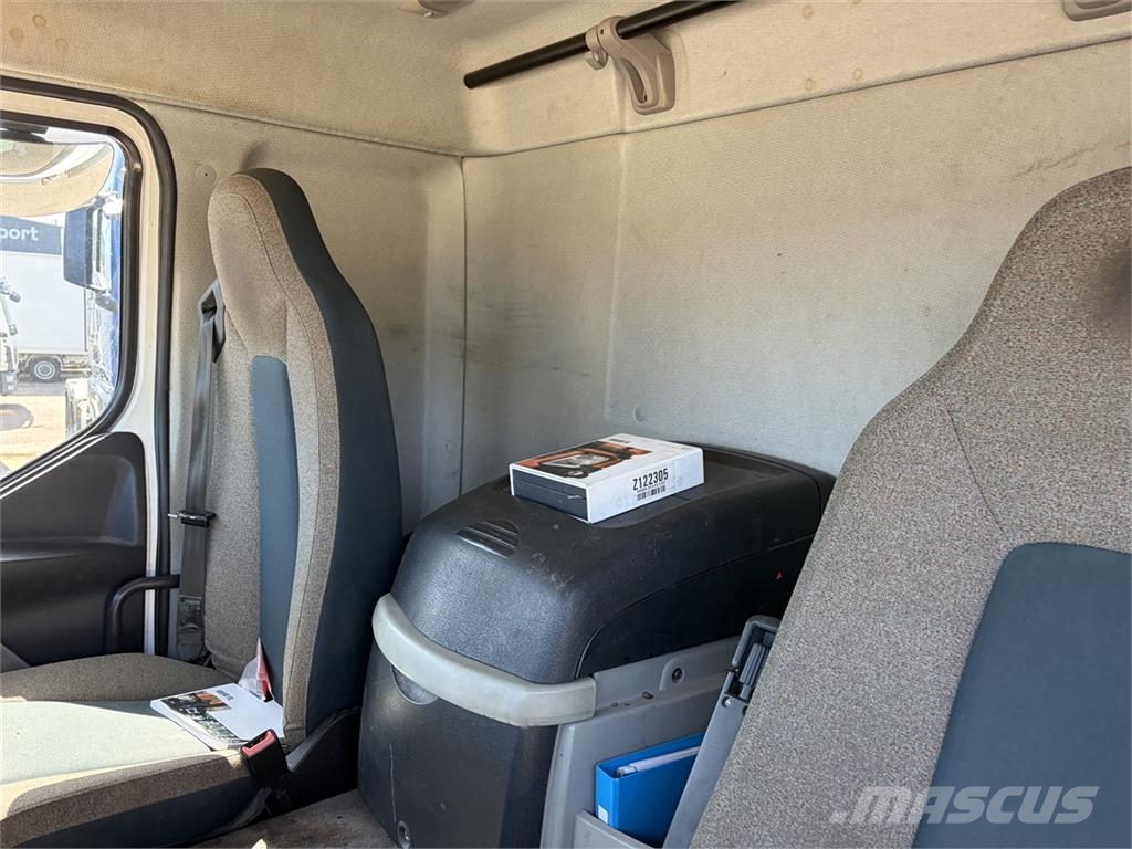 Volvo FL 240 4x2 Lad 平板栏板货车