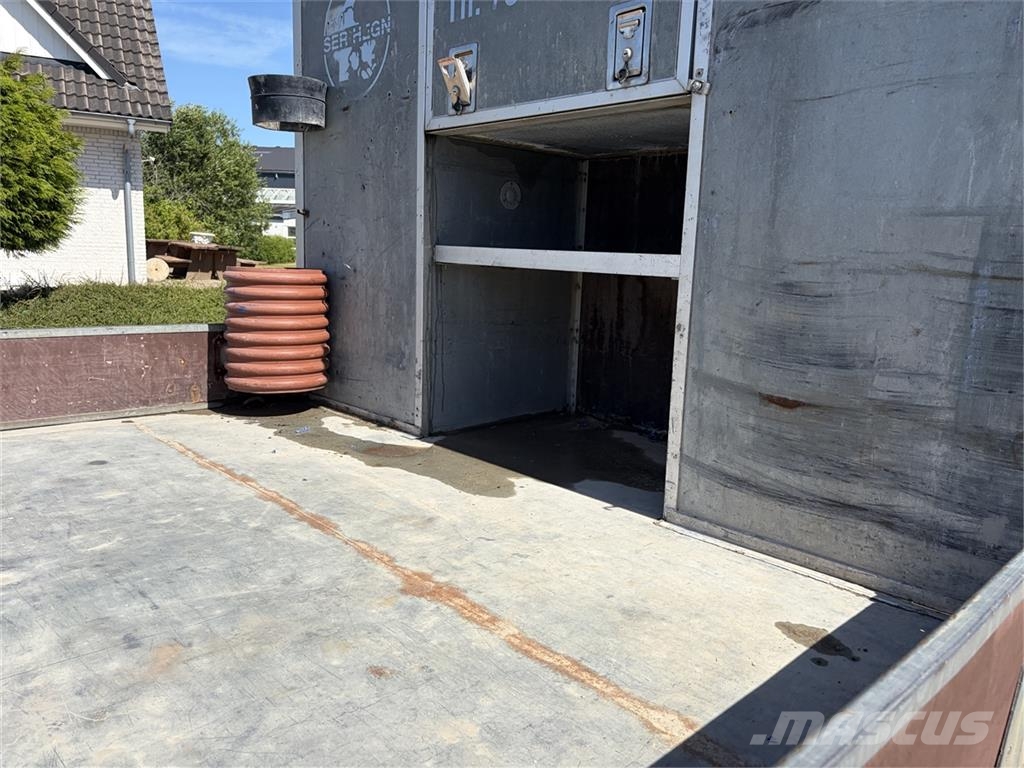 Volvo FL 240 4x2 Lad 平板栏板货车