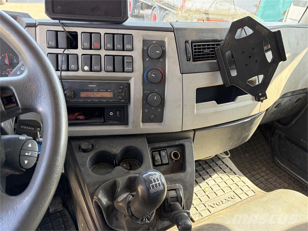 Volvo FL 240 4x2 Lad 平板栏板货车