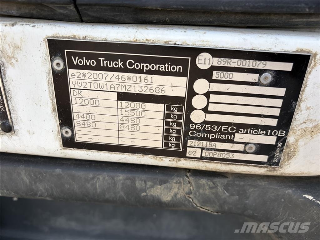 Volvo FL 240 4x2 Lad Camiones plataforma