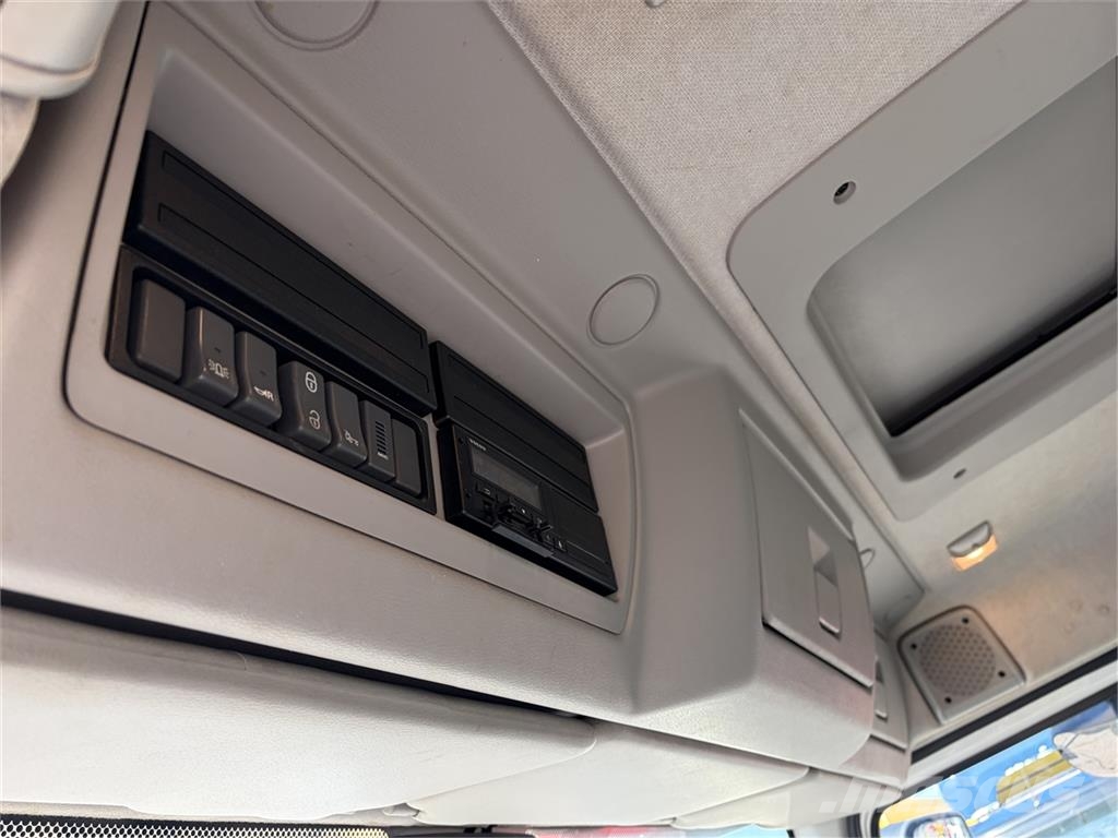 Volvo FL 240 4x2 Lad Camiones plataforma