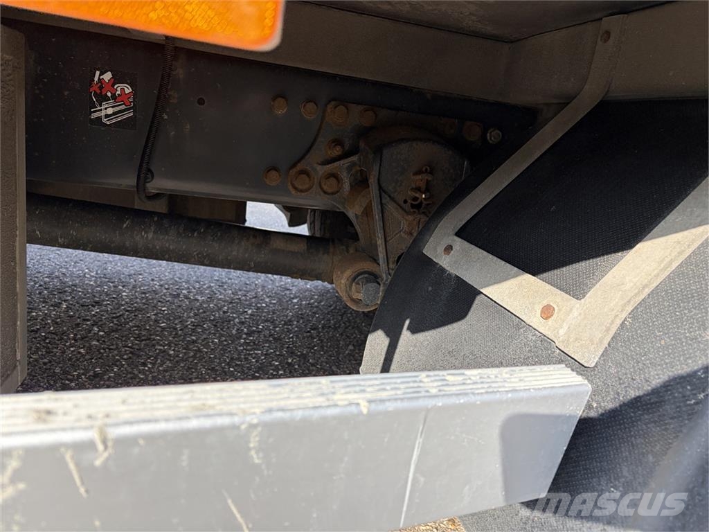 Volvo FL 240 4x2 Lad Camiones plataforma