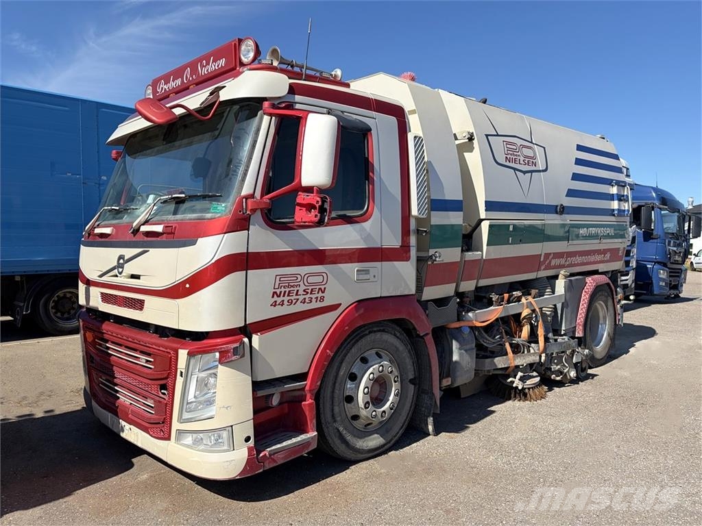 Volvo FM 330 Skadet Fejebil Otros camiones