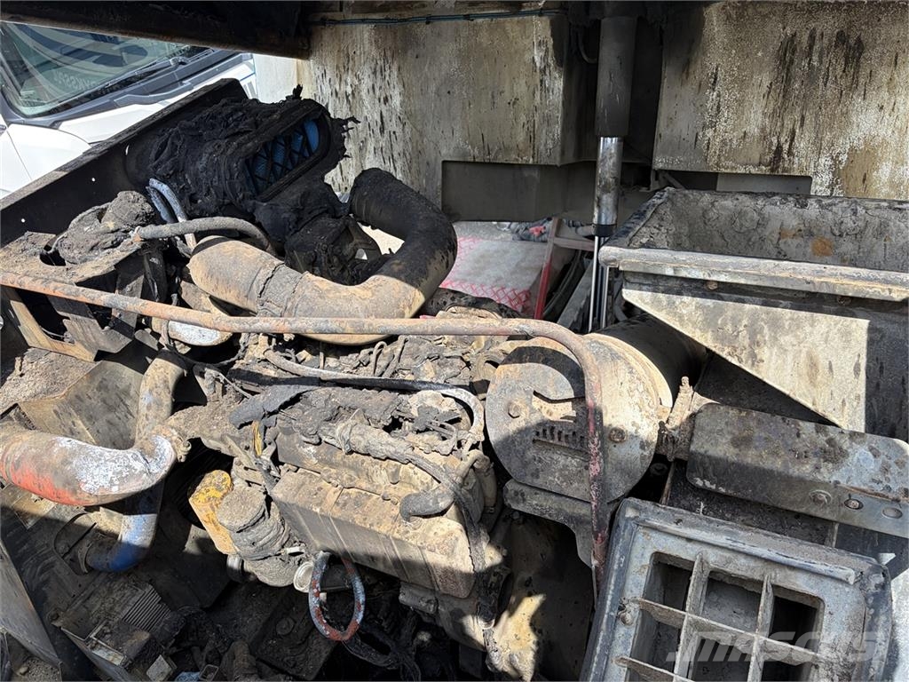 Volvo FM 330 Skadet Fejebil Otros camiones