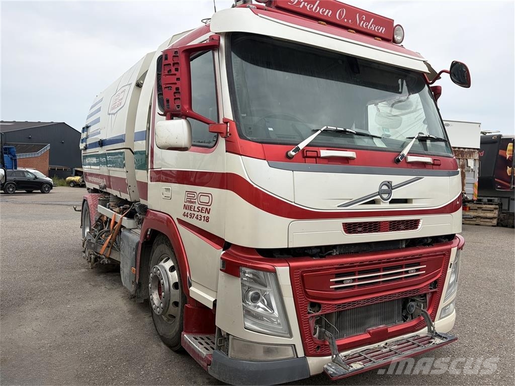 Volvo FM 330 Skadet Fejebil Otros camiones
