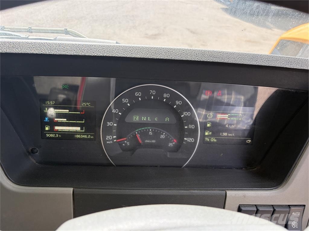 Volvo FM 330 Skadet Fejebil Otros camiones