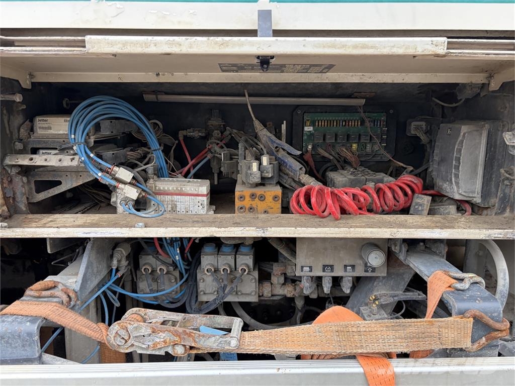 Volvo FM 330 Skadet Fejebil Otros camiones