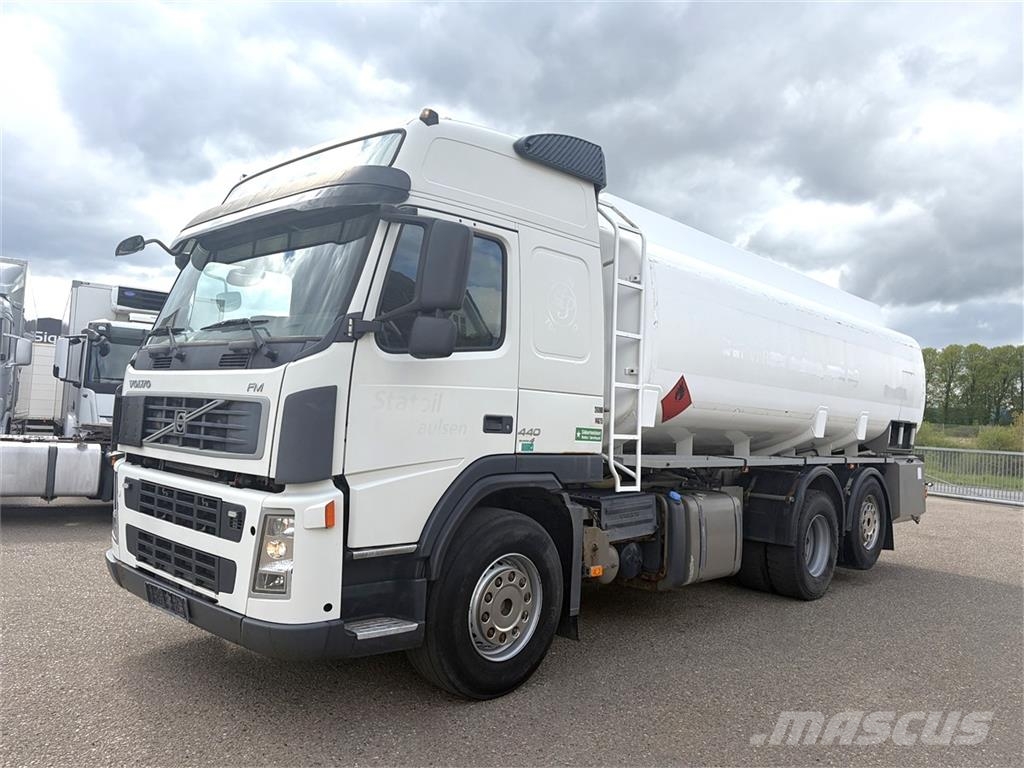 Volvo FM 440 Benzin - Diesel Tank Camiones cisternas