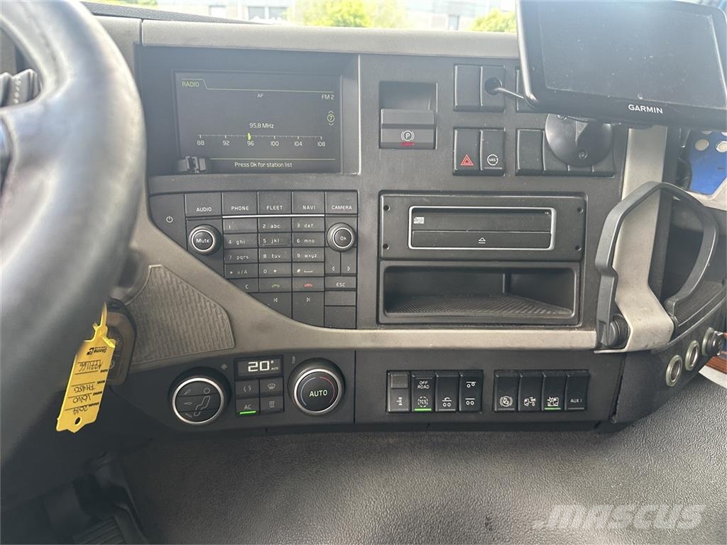 Volvo FM 450 6x2 box side-åbning Euro-6 sideopen Camiones con caja de remolque