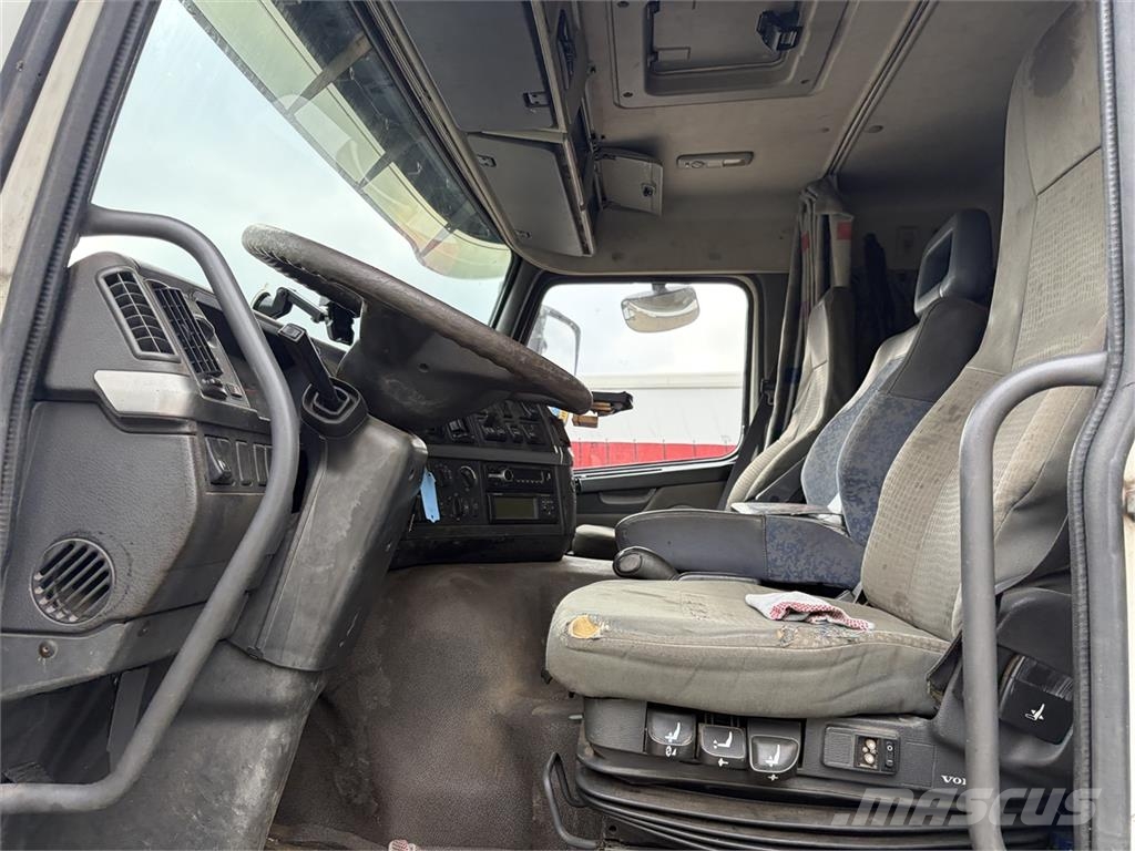 Volvo FM 6x2 lad og kran Автокрани