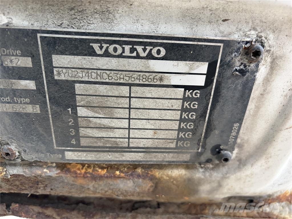 Volvo FM 6x2 lad og kran Автокрани