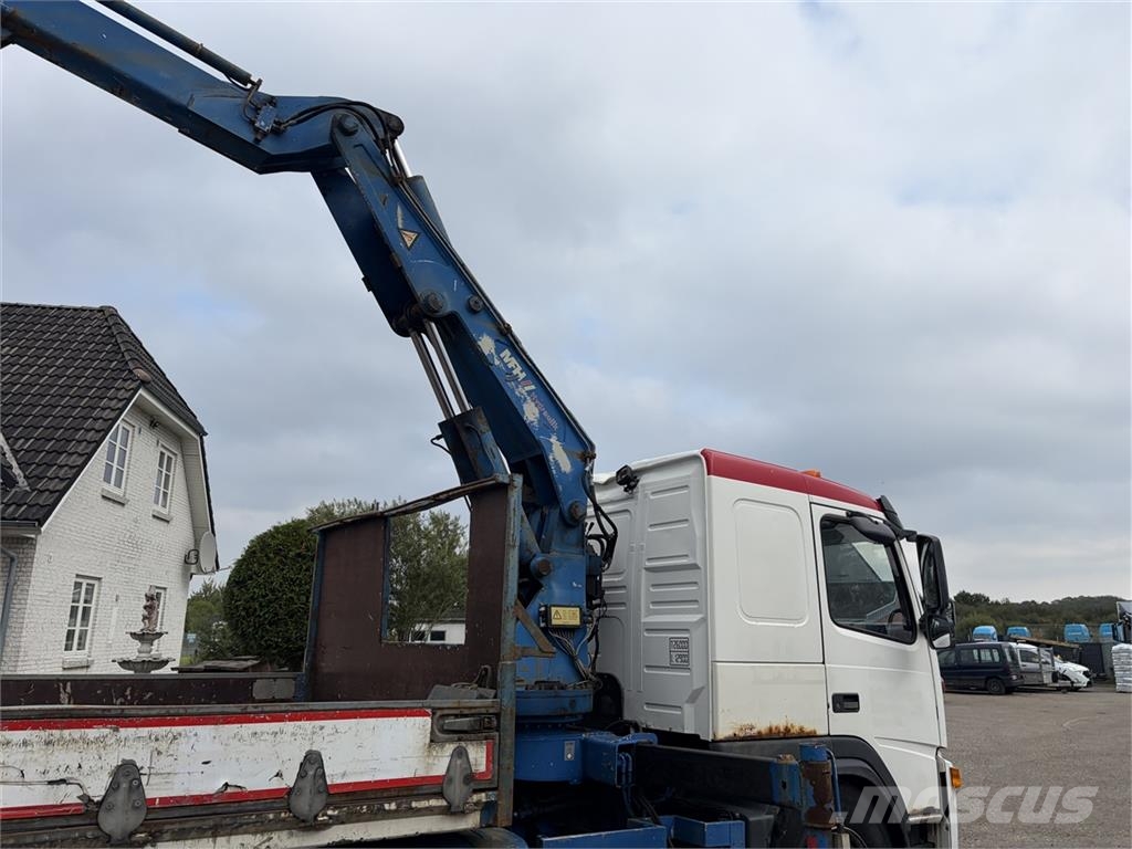 Volvo FM 6x2 lad og kran Автокрани